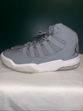 Jordan Max Aura